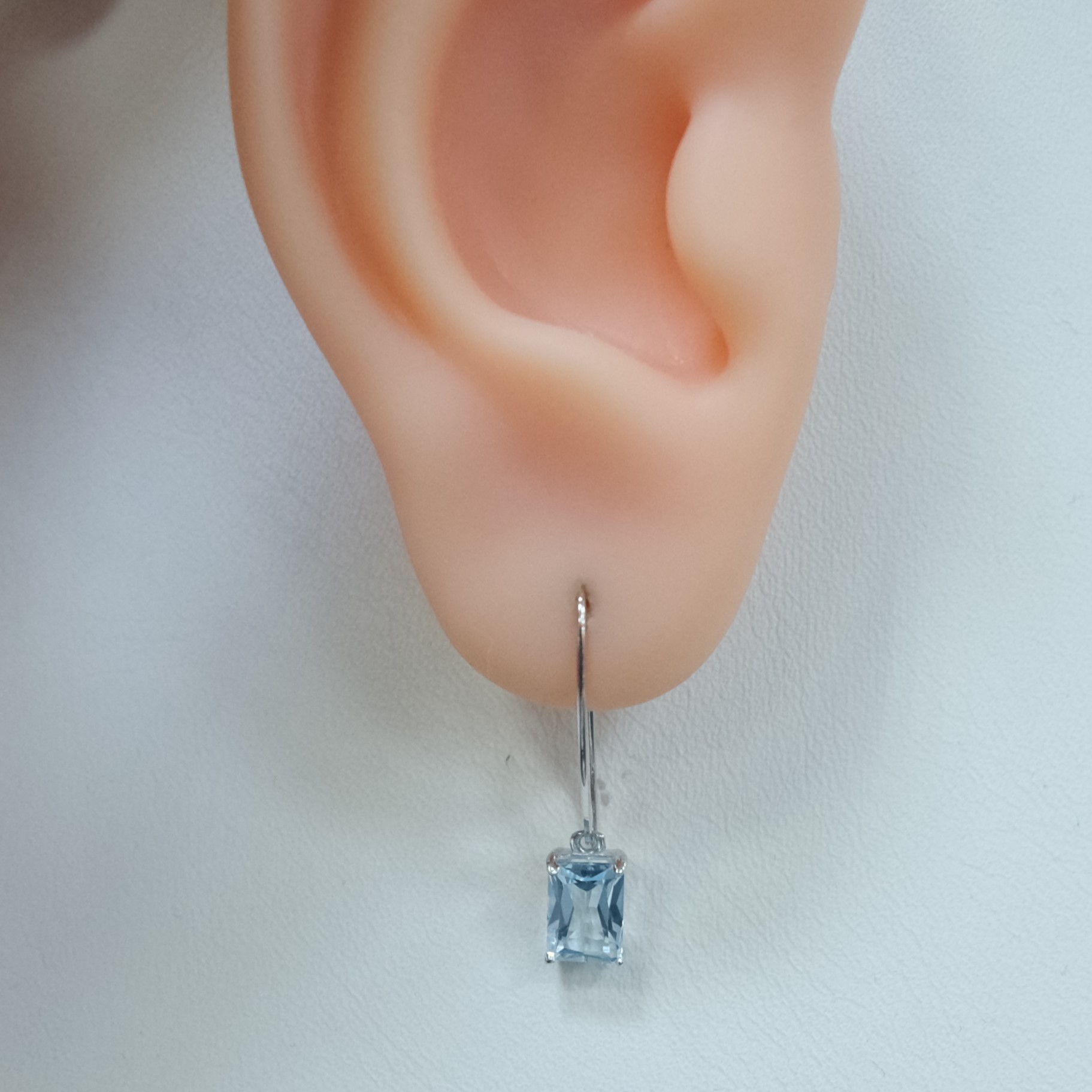 Серебряные серьги с топазами Скай